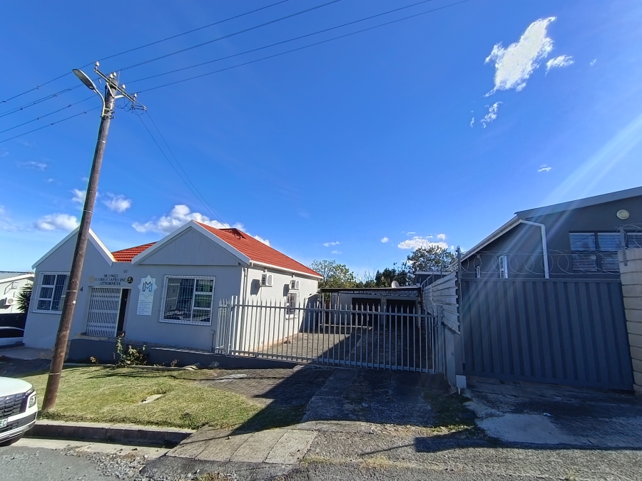 4 Bedroom Property for Sale in Berea Eastern Cape